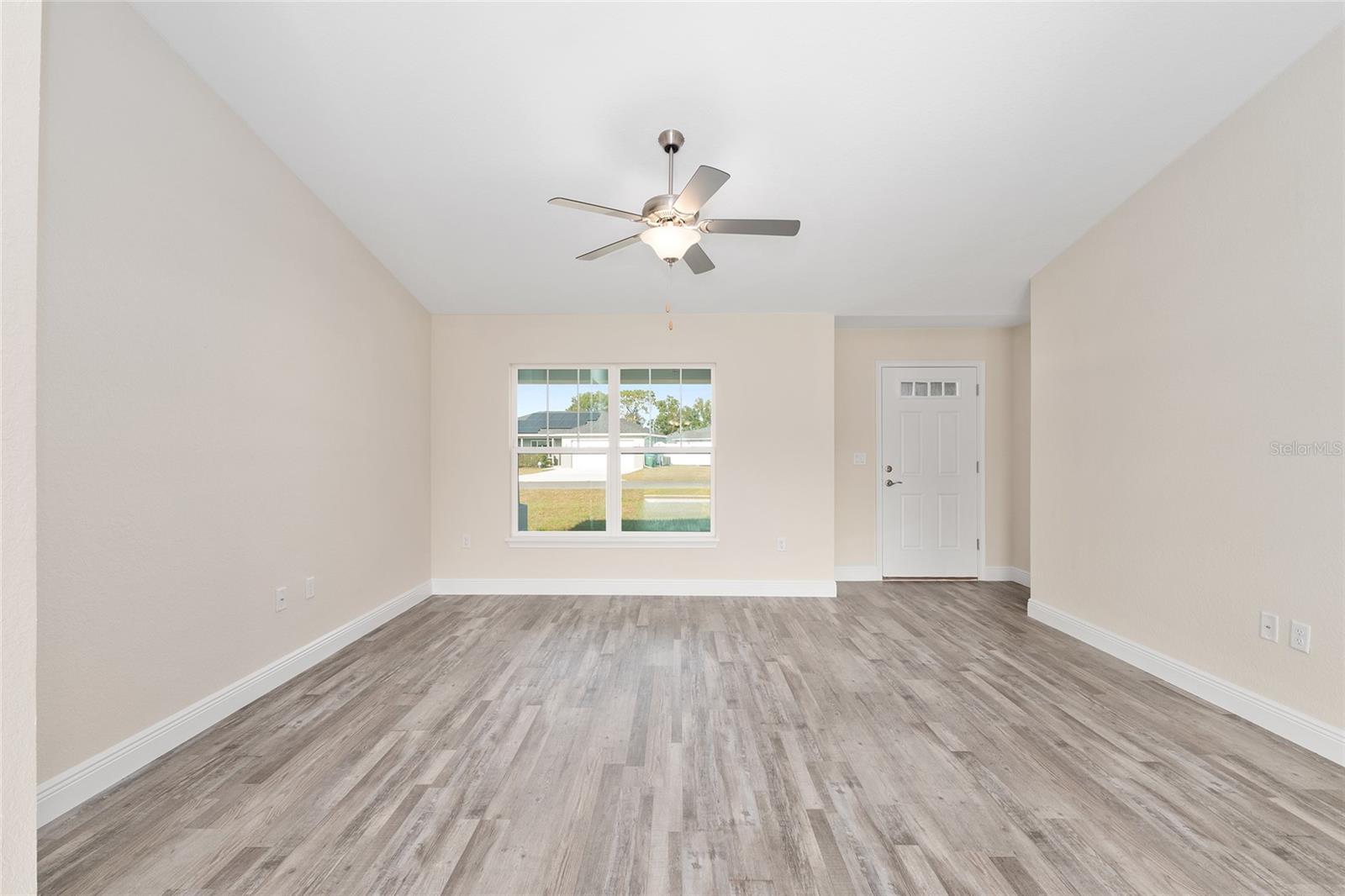 SILVER SPRINGS SHORES - Residential