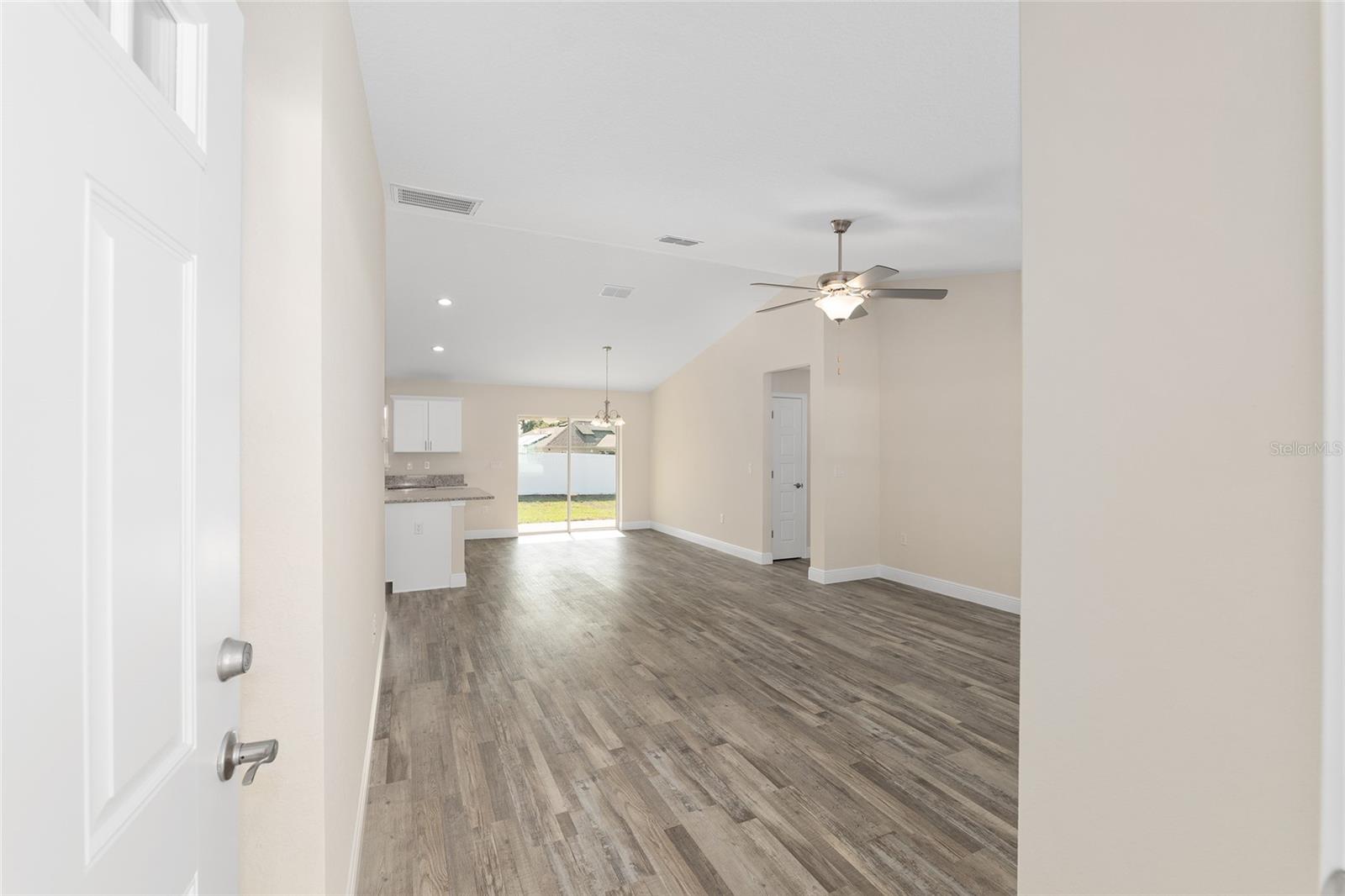 SILVER SPRINGS SHORES - Residential