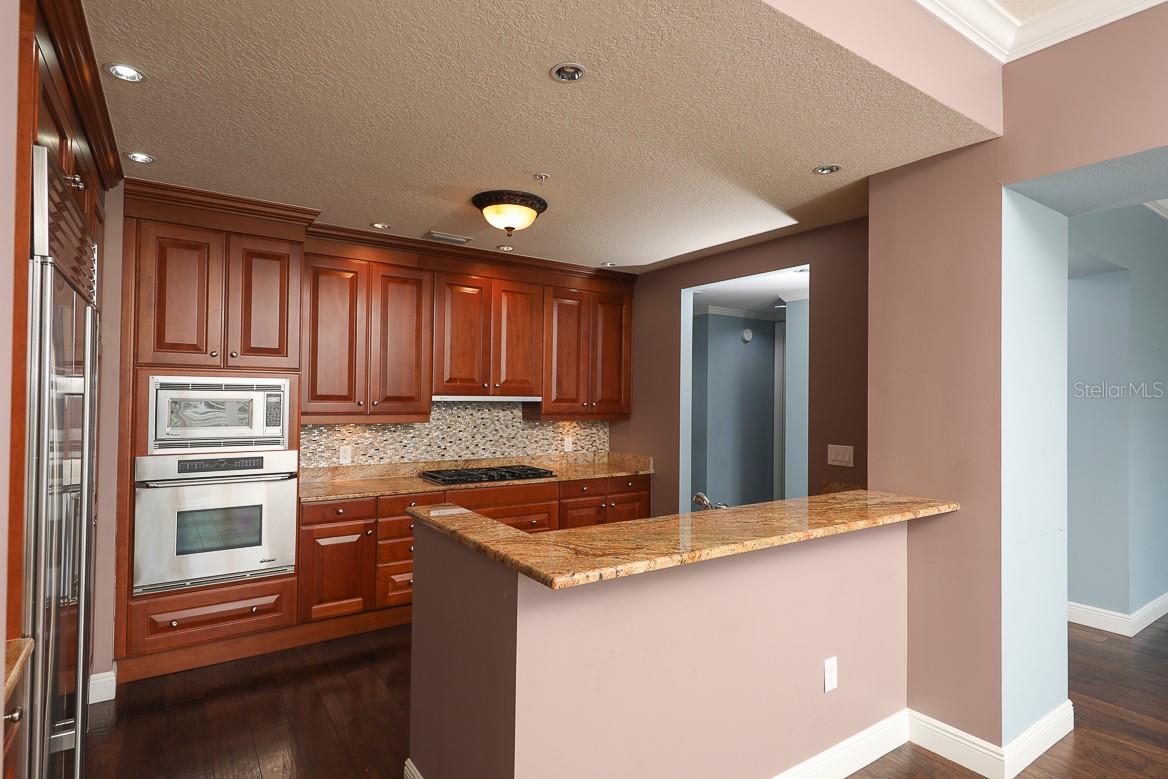 THE BEACH RESIDENCES - Residential Lease