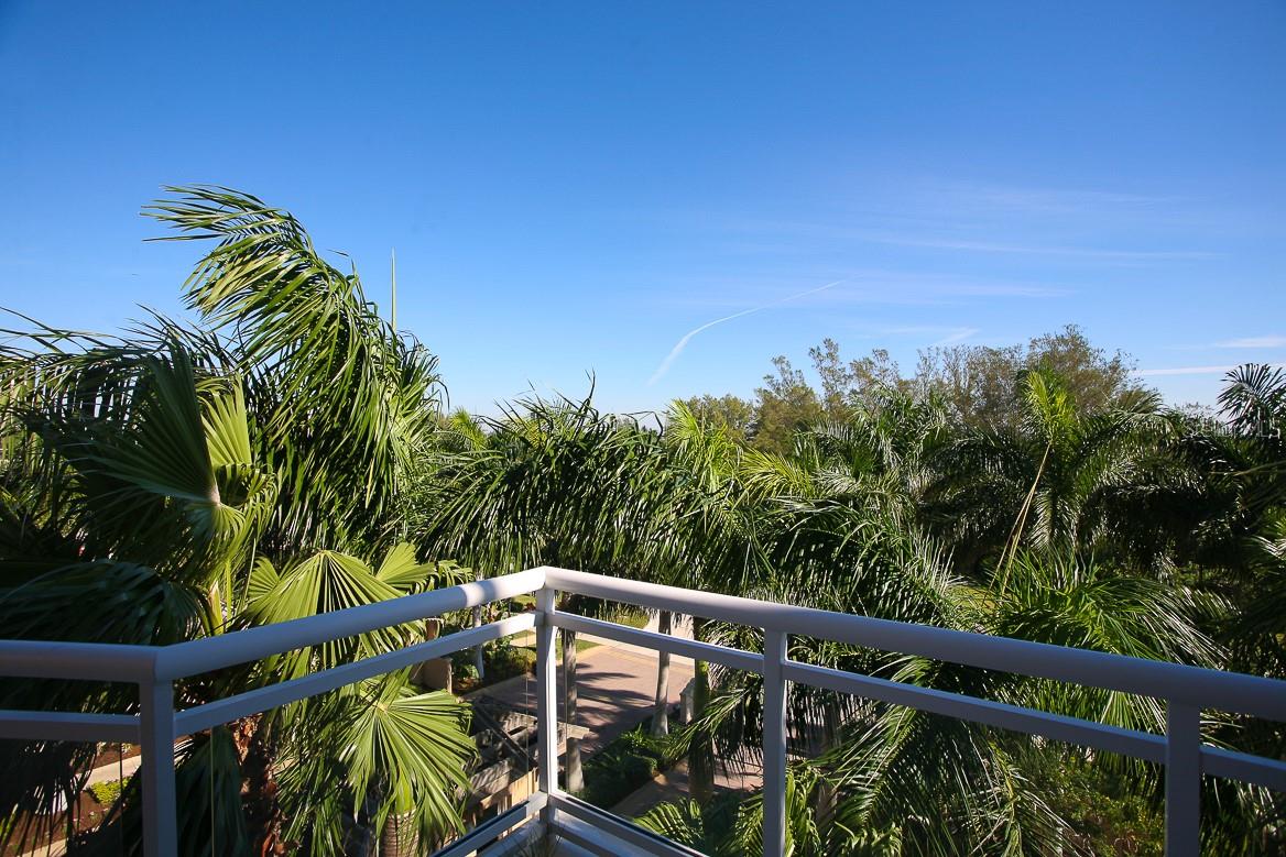 THE BEACH RESIDENCES - Residential Lease