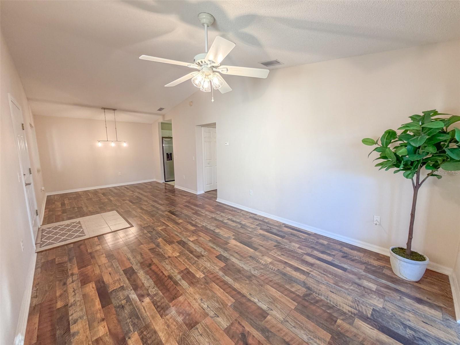 2085 ISLE ROYALE COURT SE 284