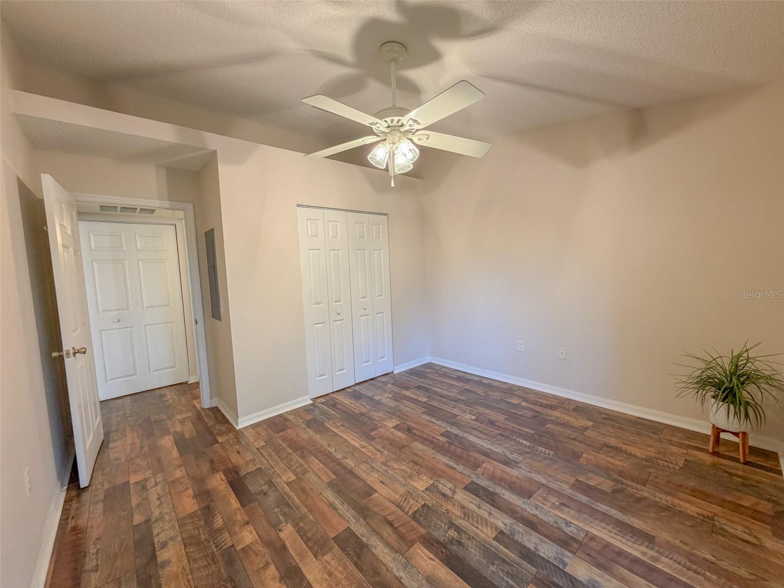 PARK LAKE - Residential