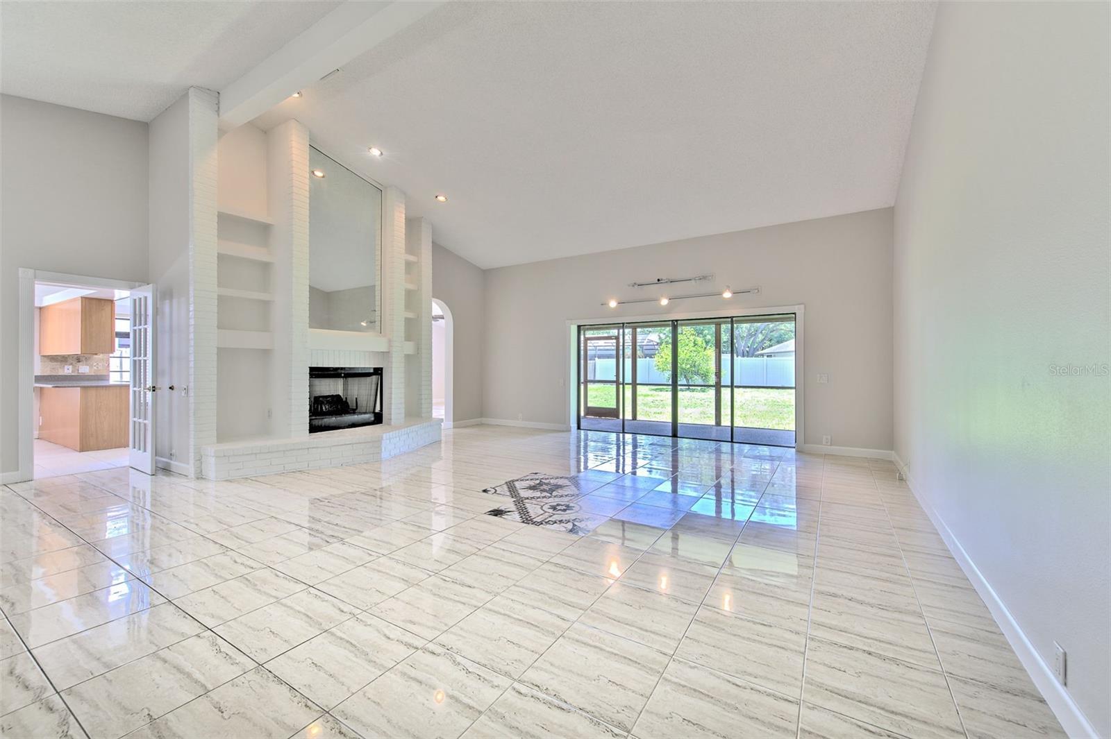 LAKE MAGDALENE MANORS - Residential