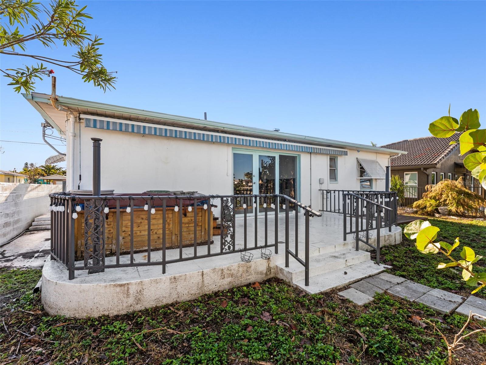 MADEIRA SHORES 1ST ADD - Residential