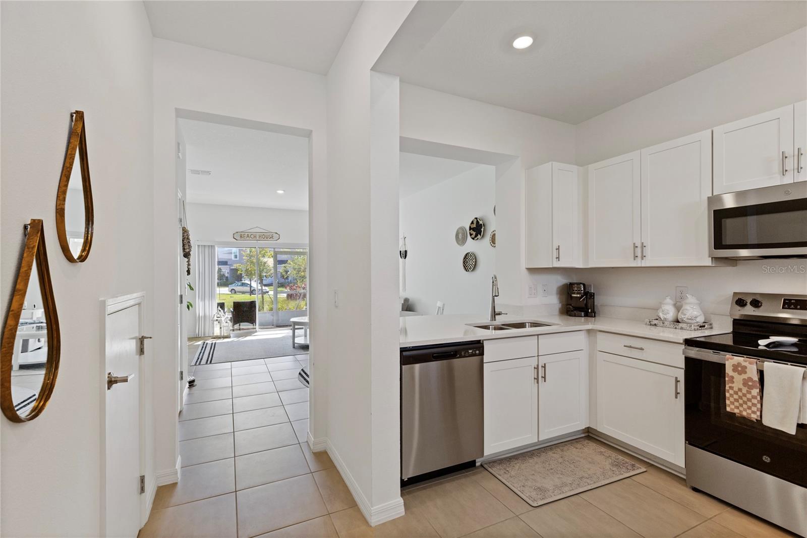 ARTISAN LAKES EDGESTONE - Residential