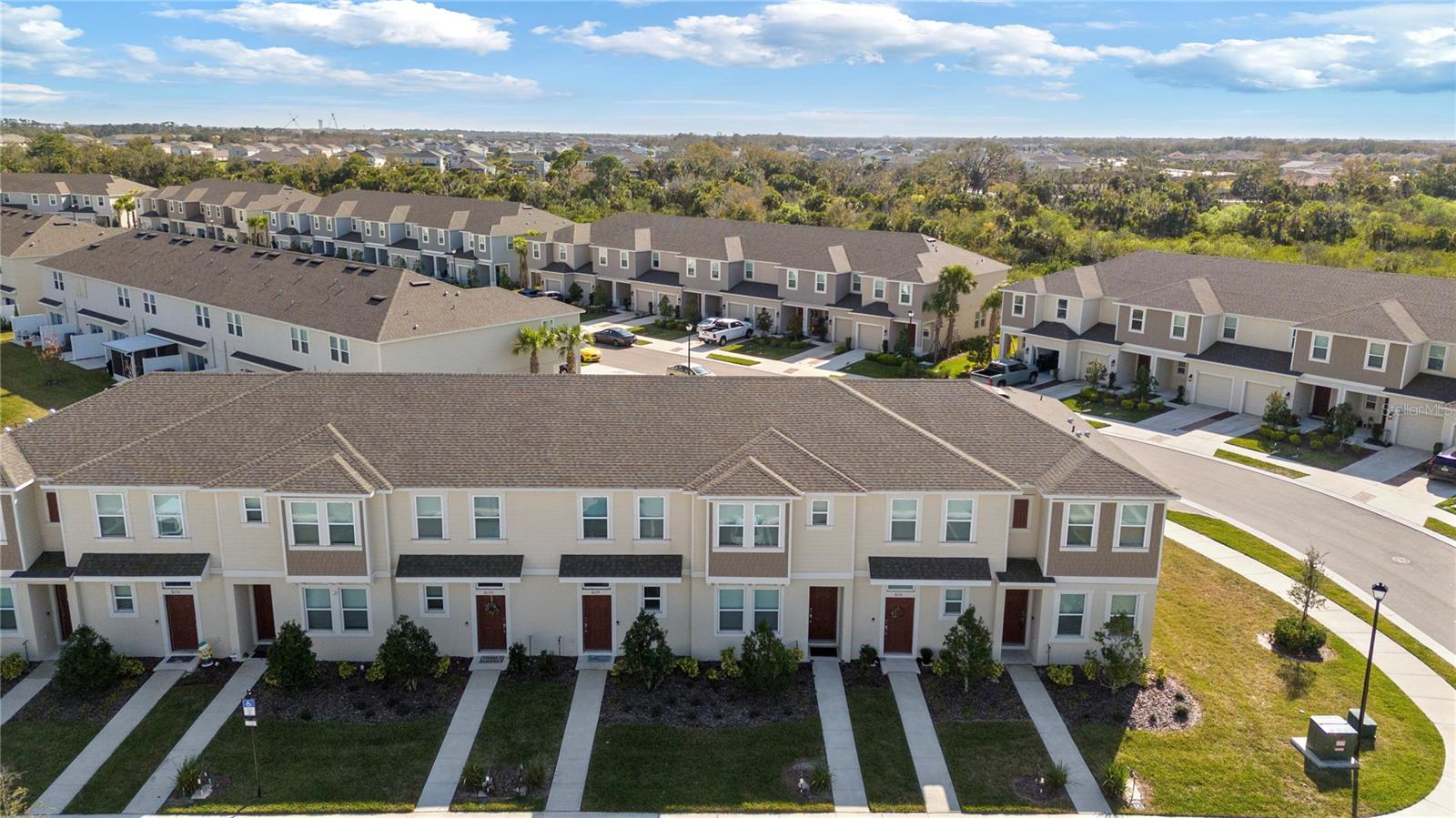 ARTISAN LAKES EDGESTONE - Residential