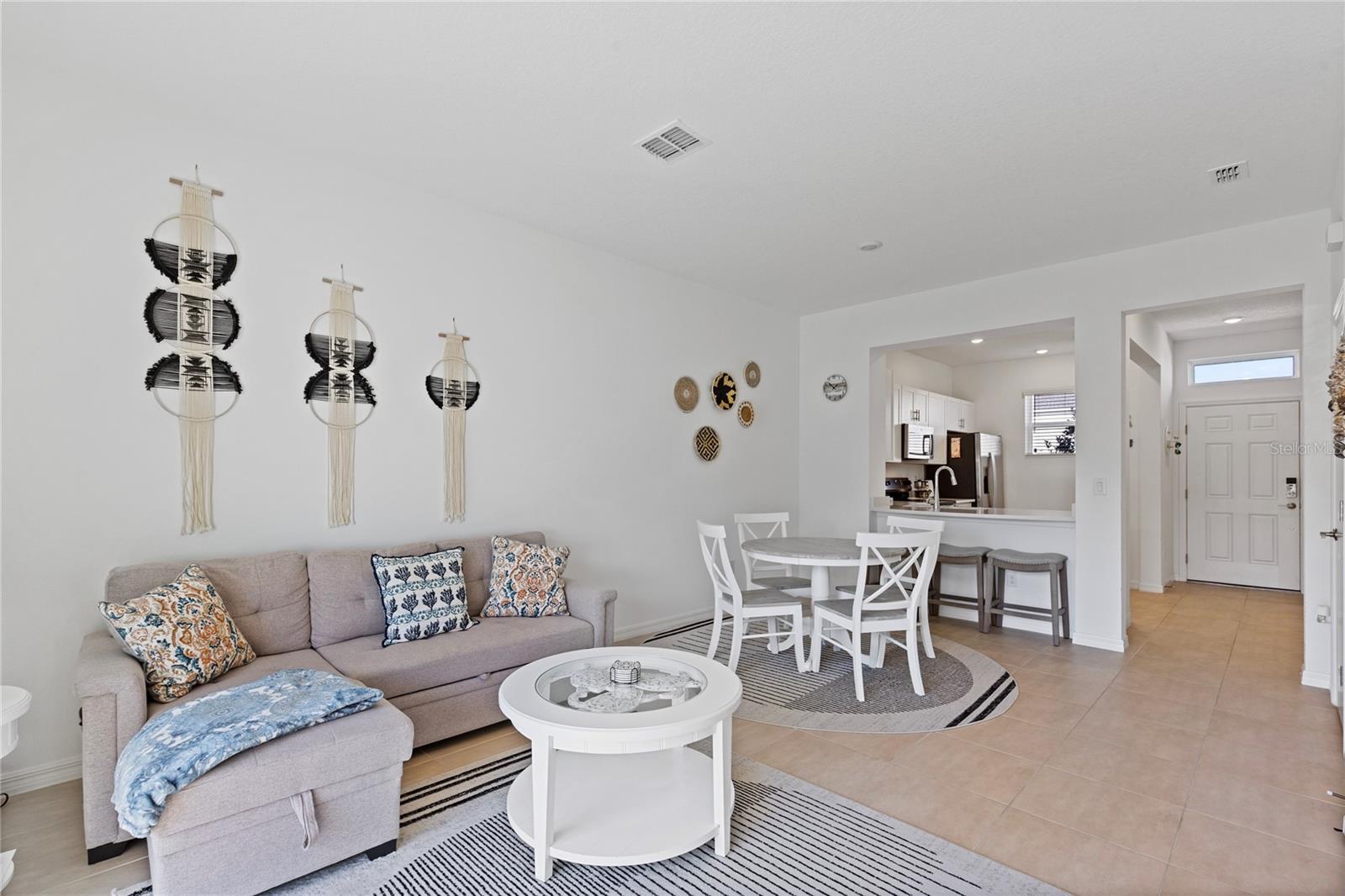 ARTISAN LAKES EDGESTONE - Residential