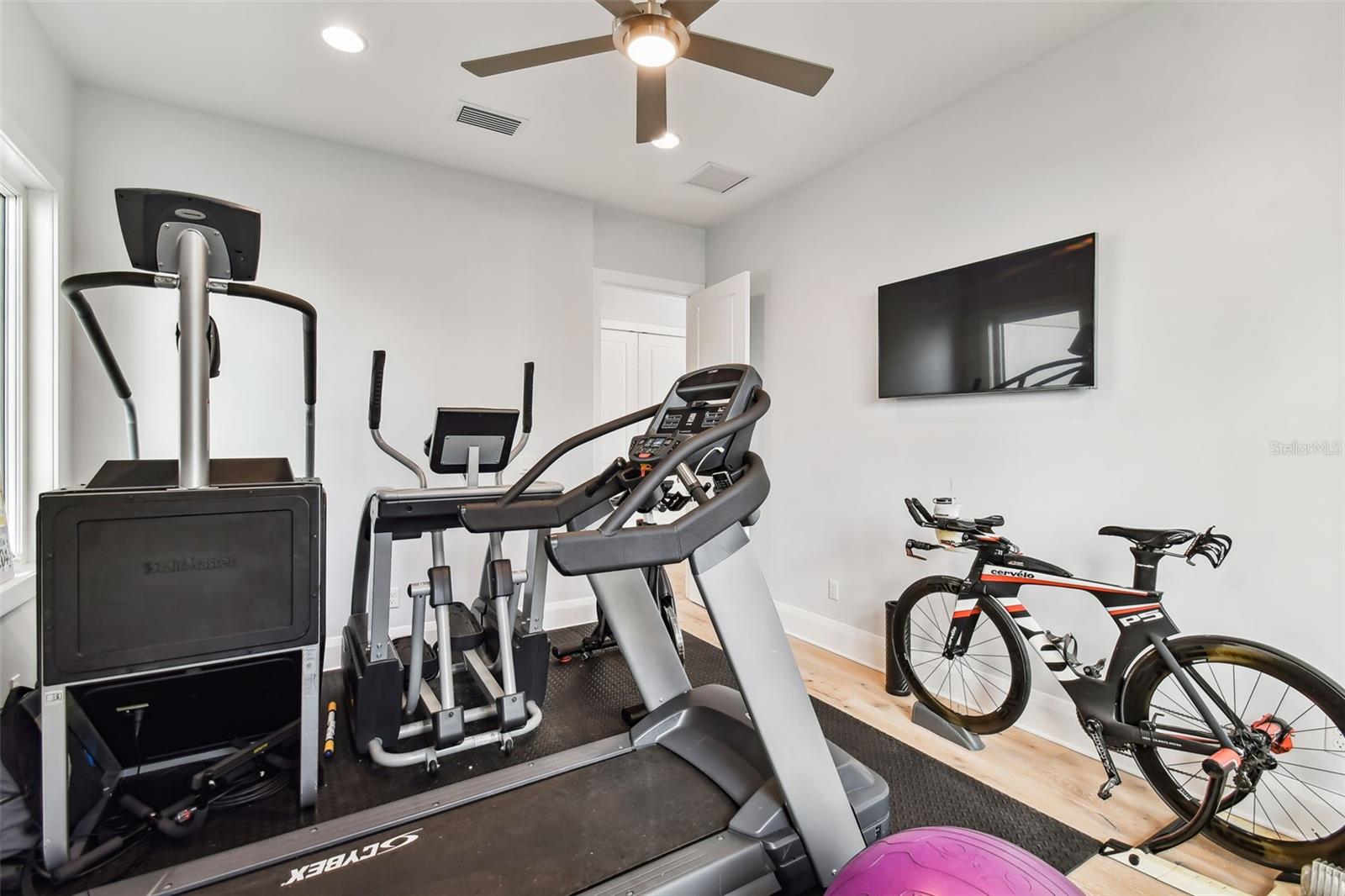 SUNSET PARK ISLES UNIT 5 - Residential