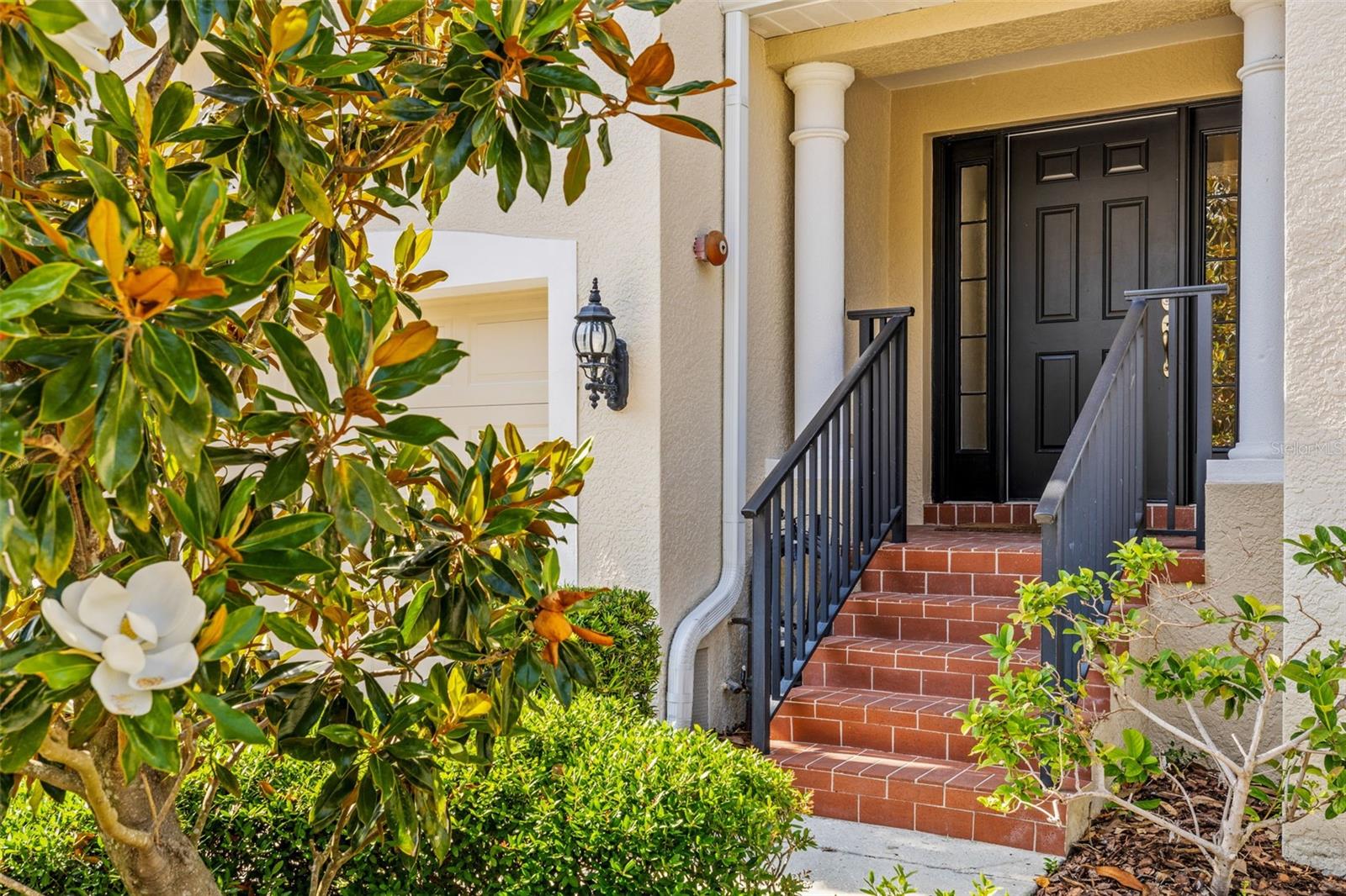 1140 VENETIAN HARBOR DRIVE NE