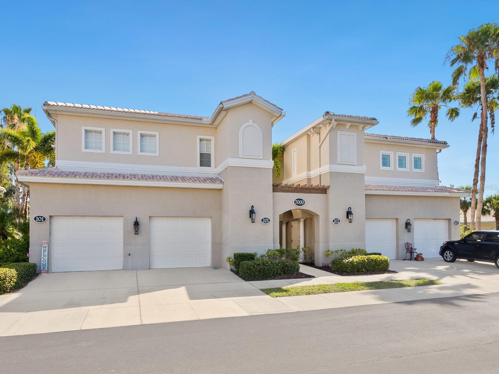 THE VILLAS AT VENICE - Residential