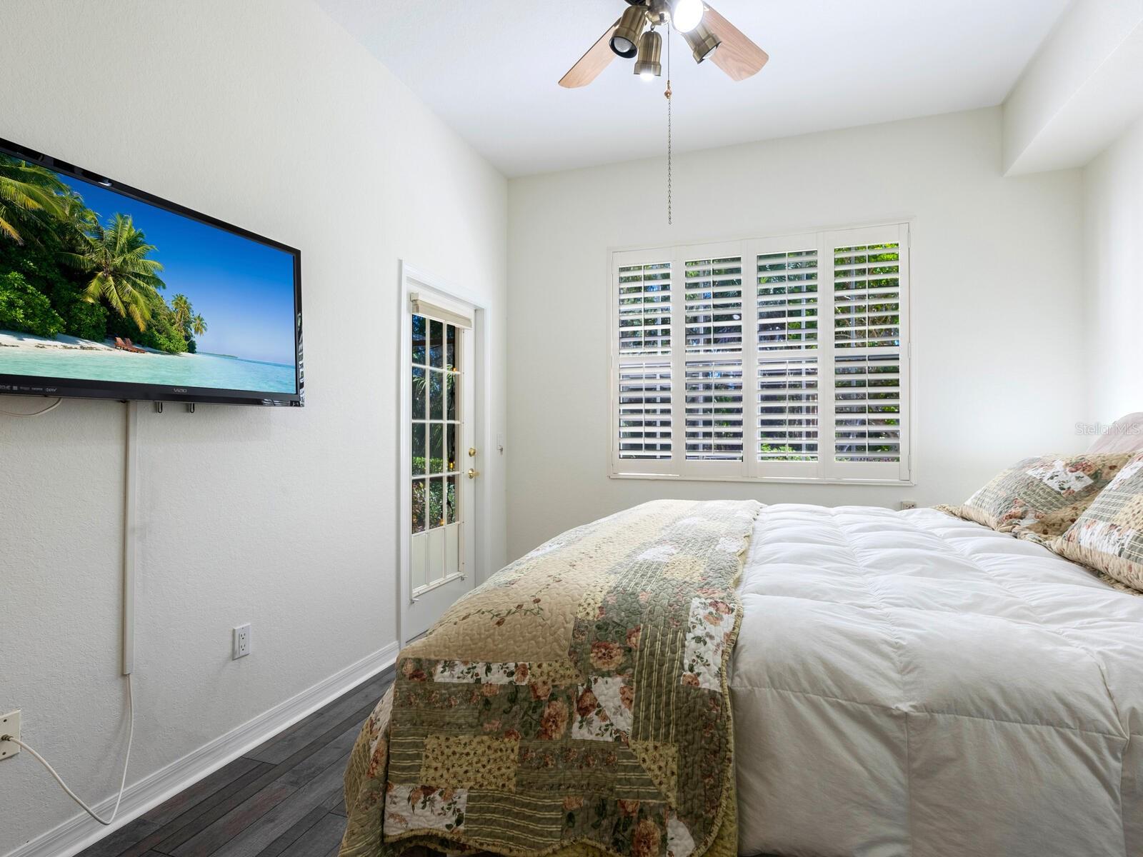 THE VILLAS AT VENICE - Residential