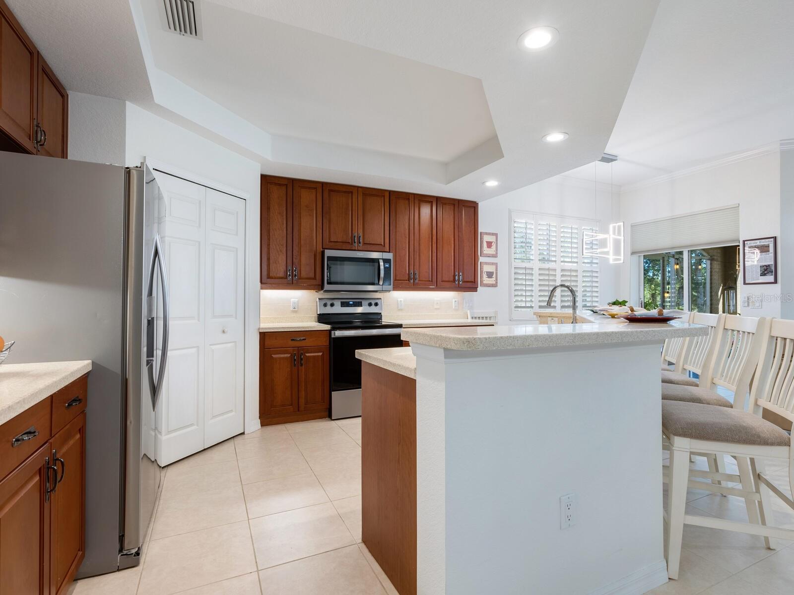 THE VILLAS AT VENICE - Residential