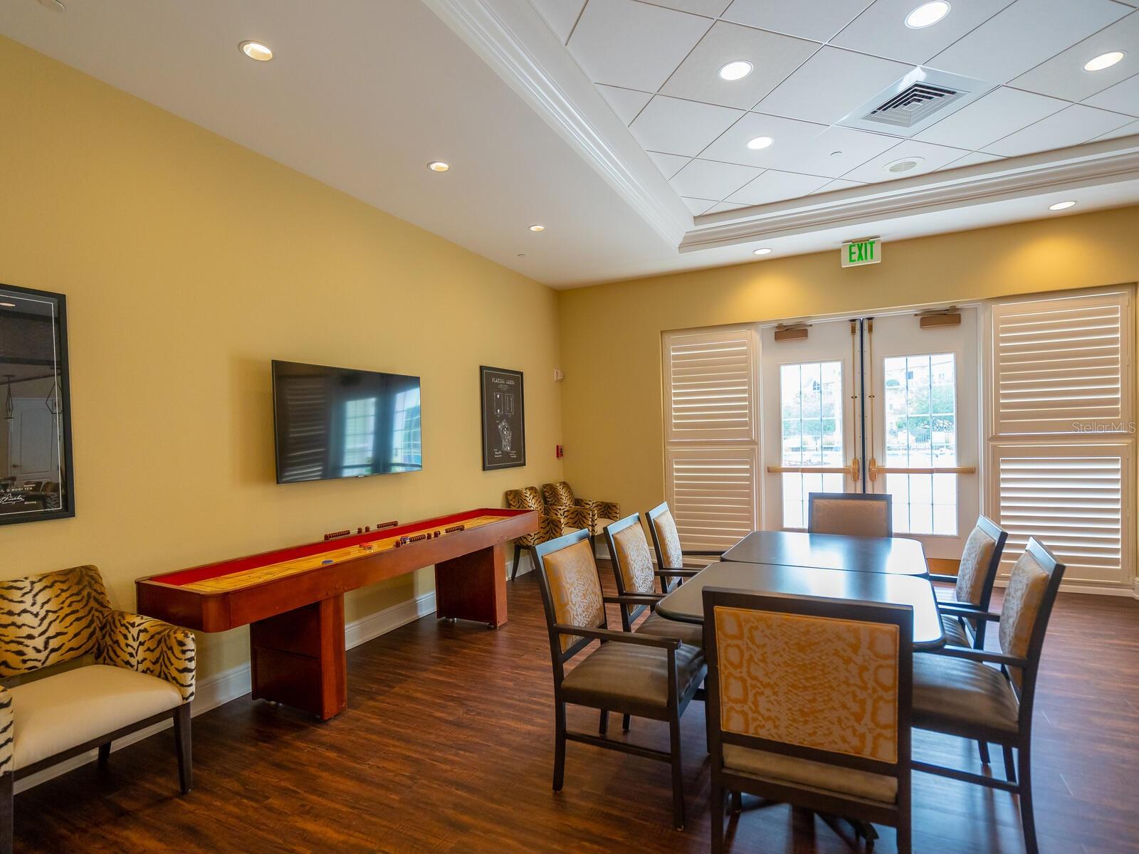 THE VILLAS AT VENICE - Residential