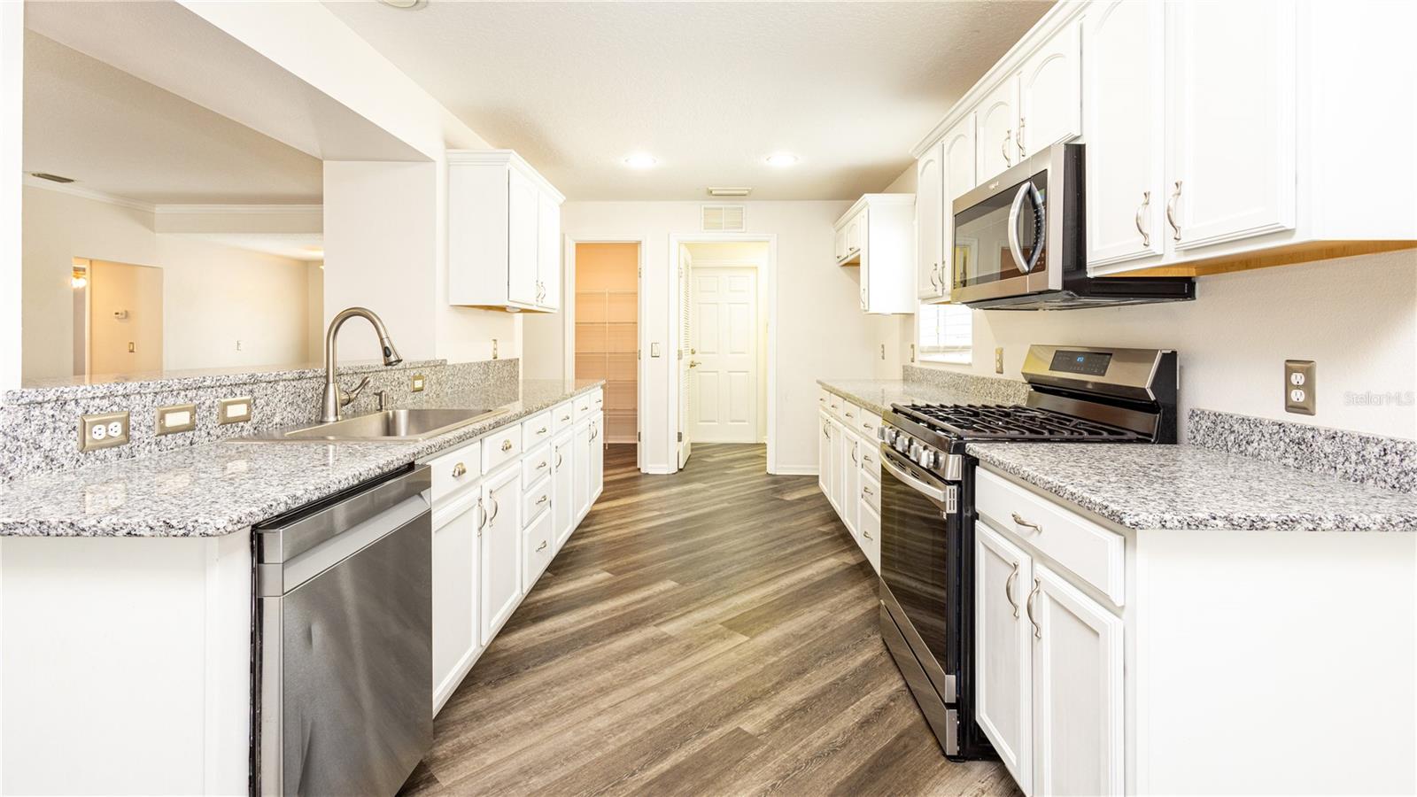 LEESBURG ARLINGTON RIDGE PH 1-B - Residential Lease