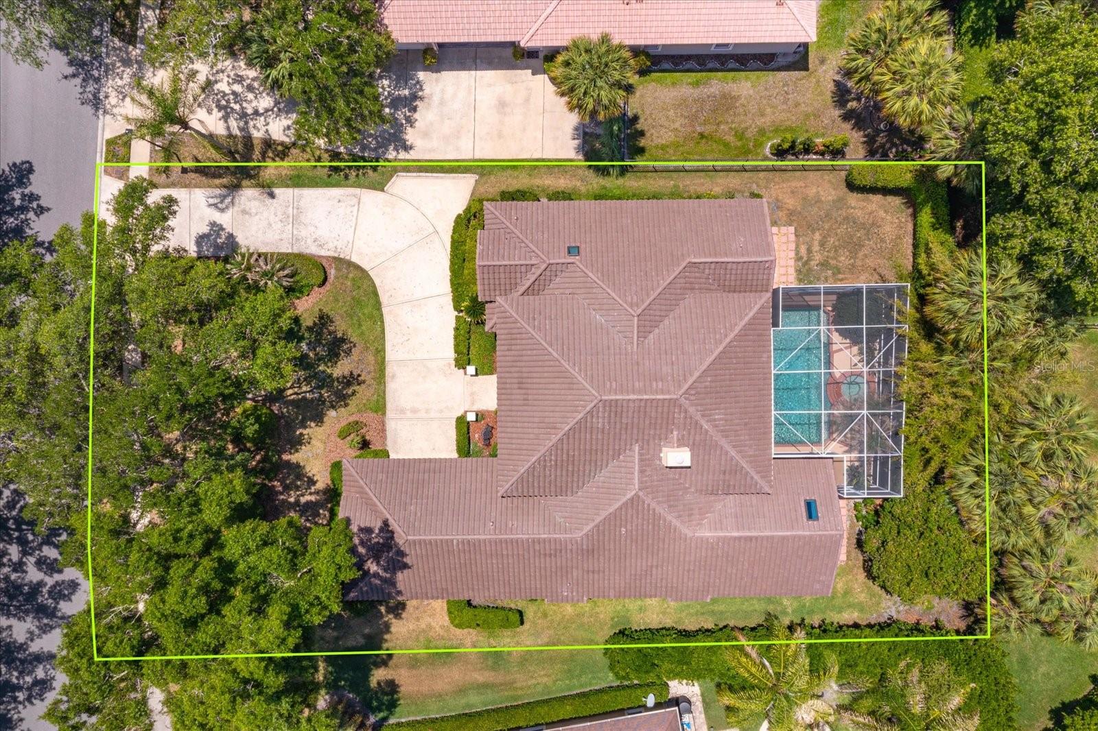 4965 SHORELINE CIRCLE
