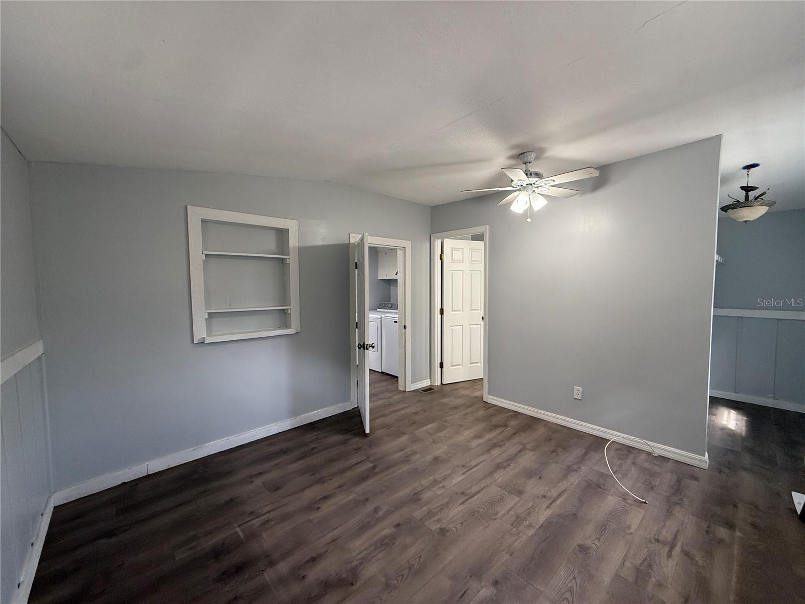 LAKESIDE ESTATES - Residential Lease