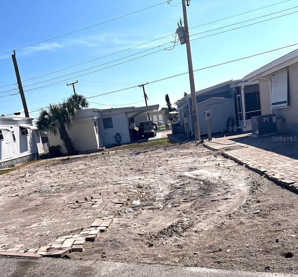 Photo of 2208 Iowa Avenue, Bradenton, FL 34207 (MLS # A4671392)