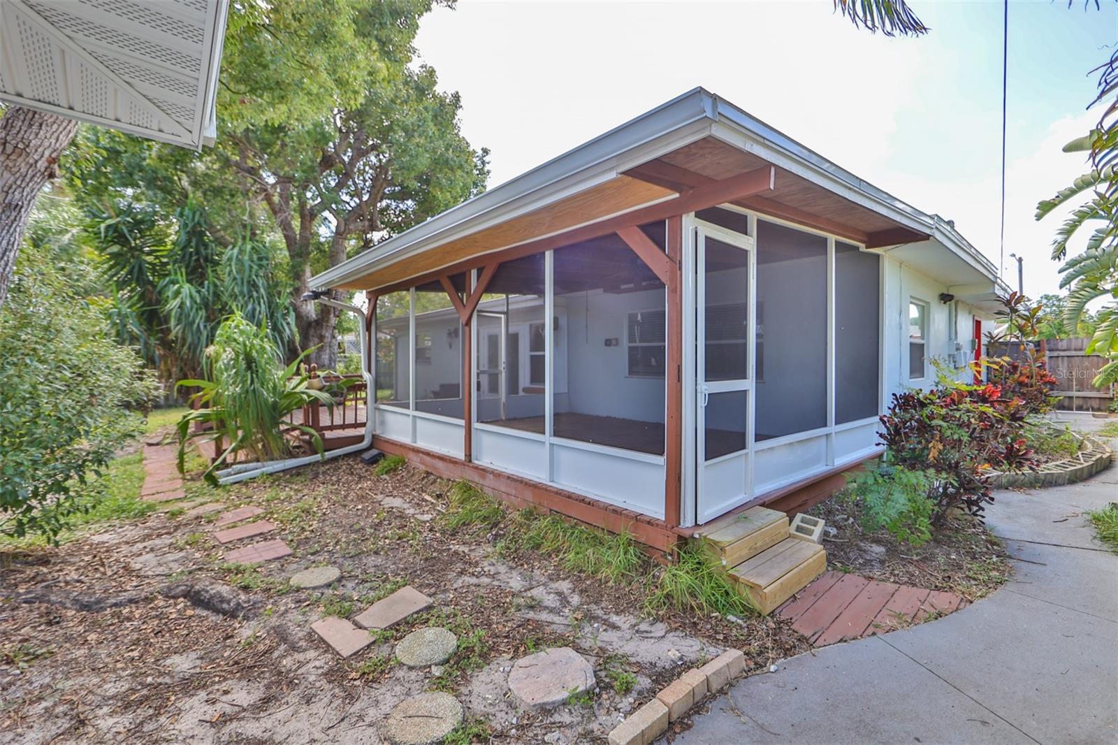 ROSERY GROVE VILLA - Residential