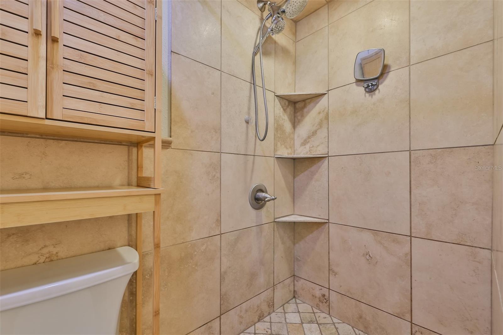 ROSERY GROVE VILLA - Residential