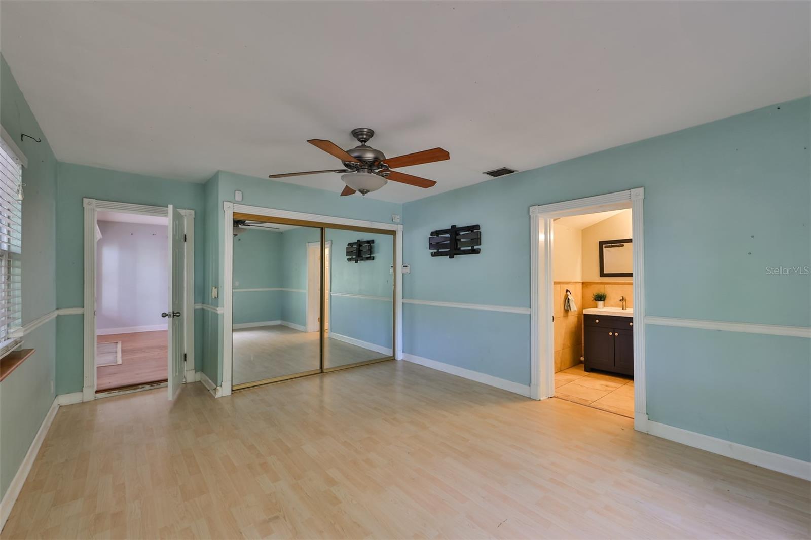 ROSERY GROVE VILLA - Residential