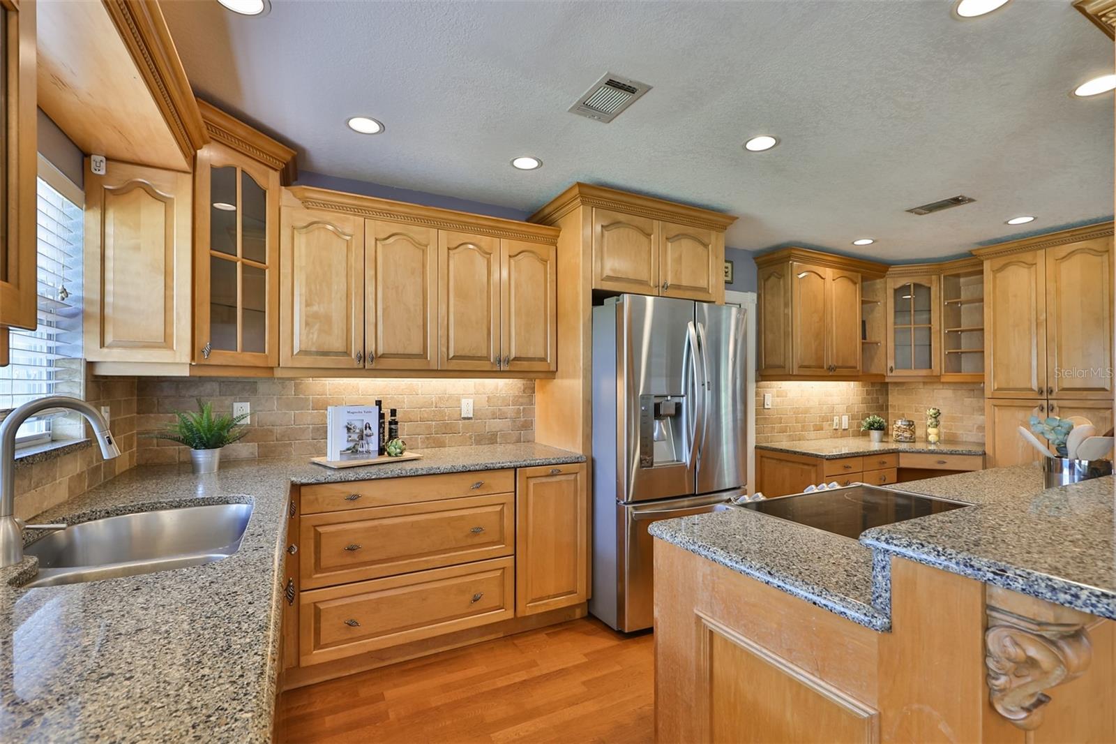 ROSERY GROVE VILLA - Residential