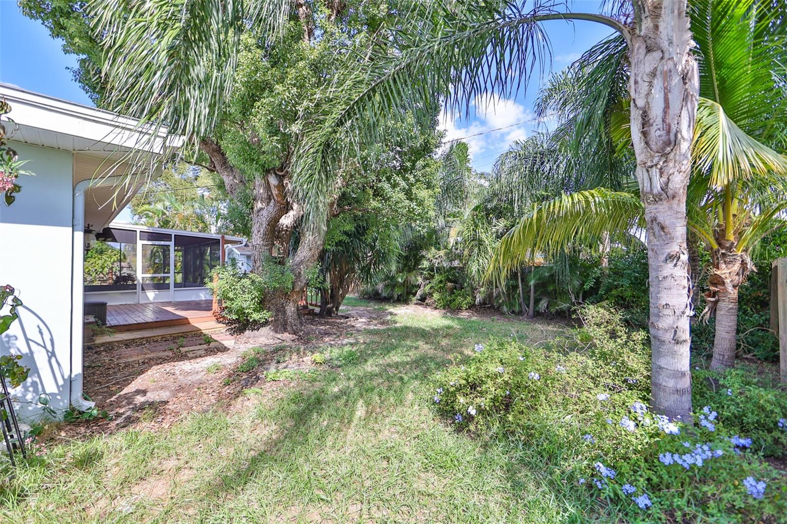 ROSERY GROVE VILLA - Residential