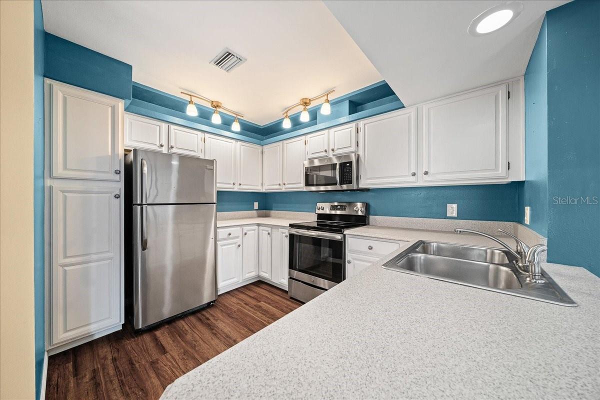 MOORINGS AT POINT O WOODS - Residential