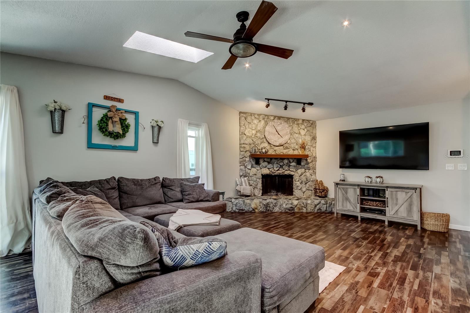 AUTUMN RUN-UNIT 3 - Residential