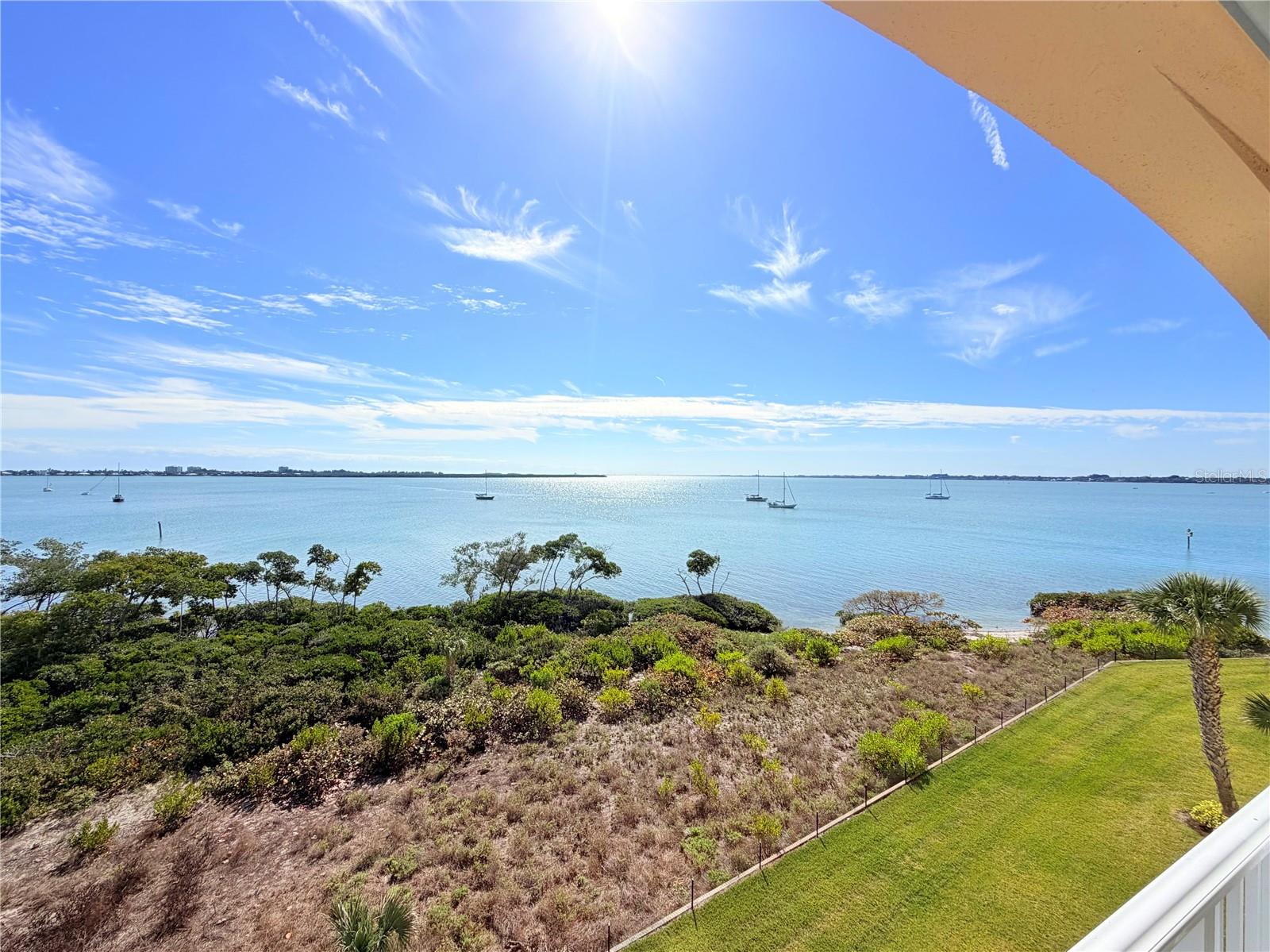 HARBOUR ISLE AT HUTCHINSON ISLAND WEST, A CONDOMIN - Residential