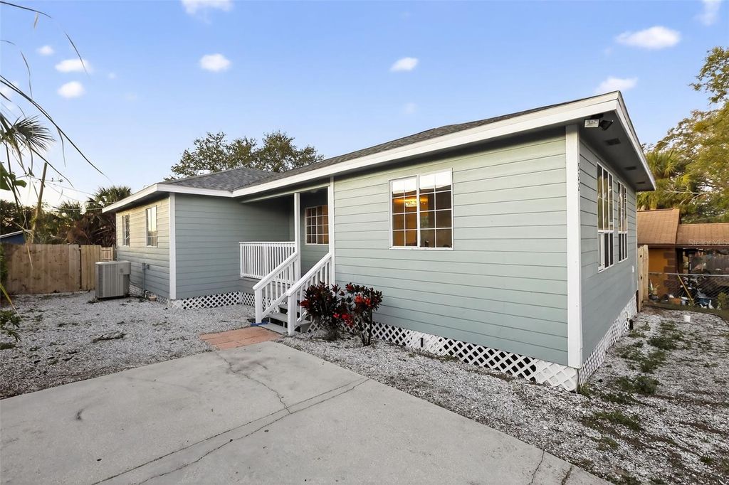 Photo of 522 E Morgan Street, Tarpon Springs, FL 34689 (MLS # TB8460697)
