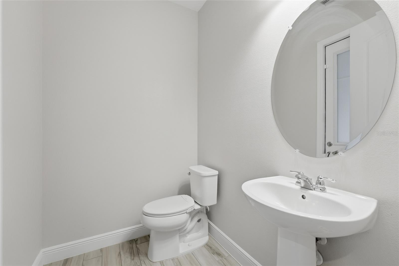 HAWKSMOOR-PH 1 - Residential