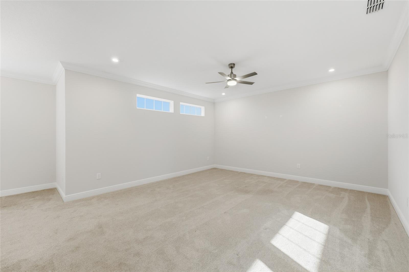 HAWKSMOOR-PH 1 - Residential