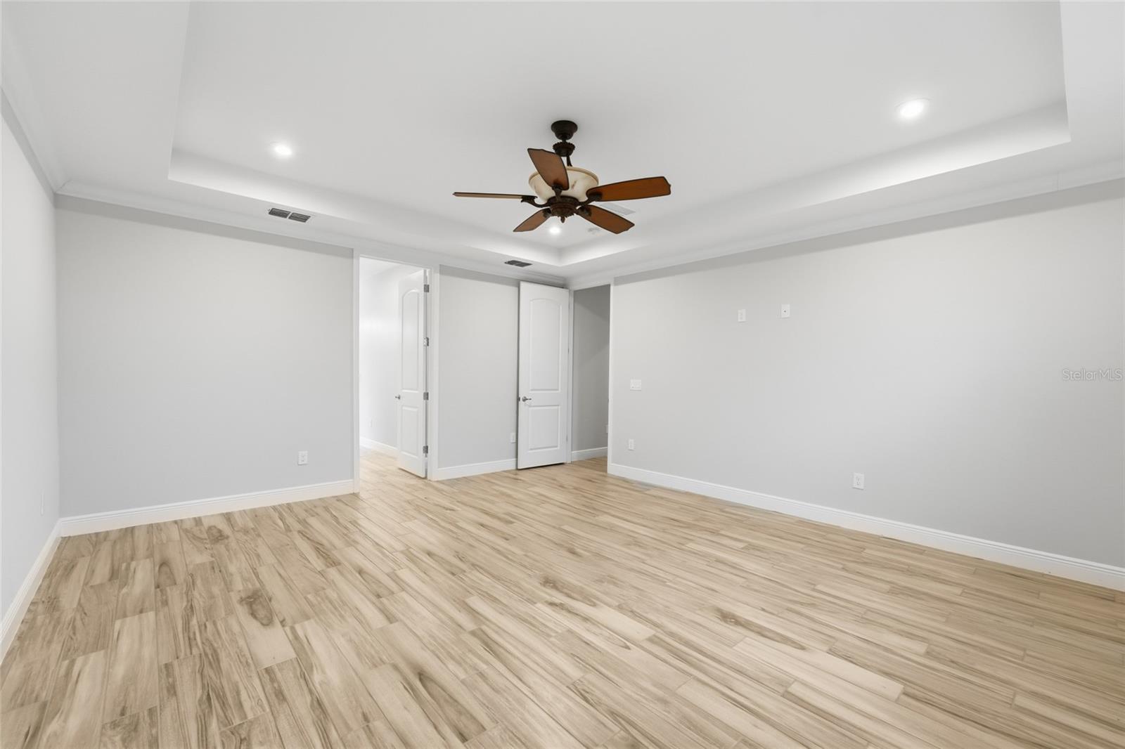 HAWKSMOOR-PH 1 - Residential