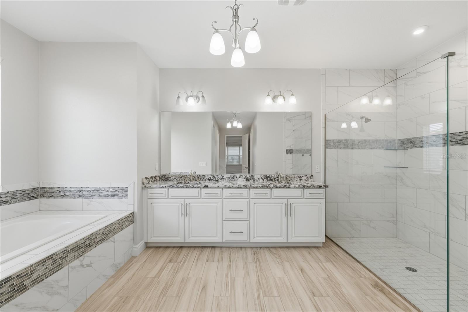 HAWKSMOOR-PH 1 - Residential