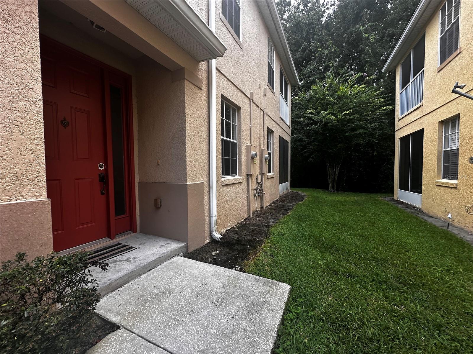 Near UCF. 3BR/2BA first floor condo with a one car garage, end unit. Open floor plan, living/dining combo, kitchen with lots of cabinets and counter space and a breakfast bar. Inside laundry area has a full size stackable washer and dryer. Large primary bedroom with a walk in closet. The primary bath has double sinks and a tub/shower combo. One car attached garage. Grounds care, Internet & Cable is included. Guest parking nearby. Screened porch overlooking green space, with no backyard neighbors. Super convenient location to restaurants, shopping and UCF.
This property offers an option of a security deposit-free lease term using Obligo’s billing authorization technology for qualified tenants, as well as a mandatory Resident Benefit Package. Please note: There may be a separate HOA Approval Process & Fee that may apply.