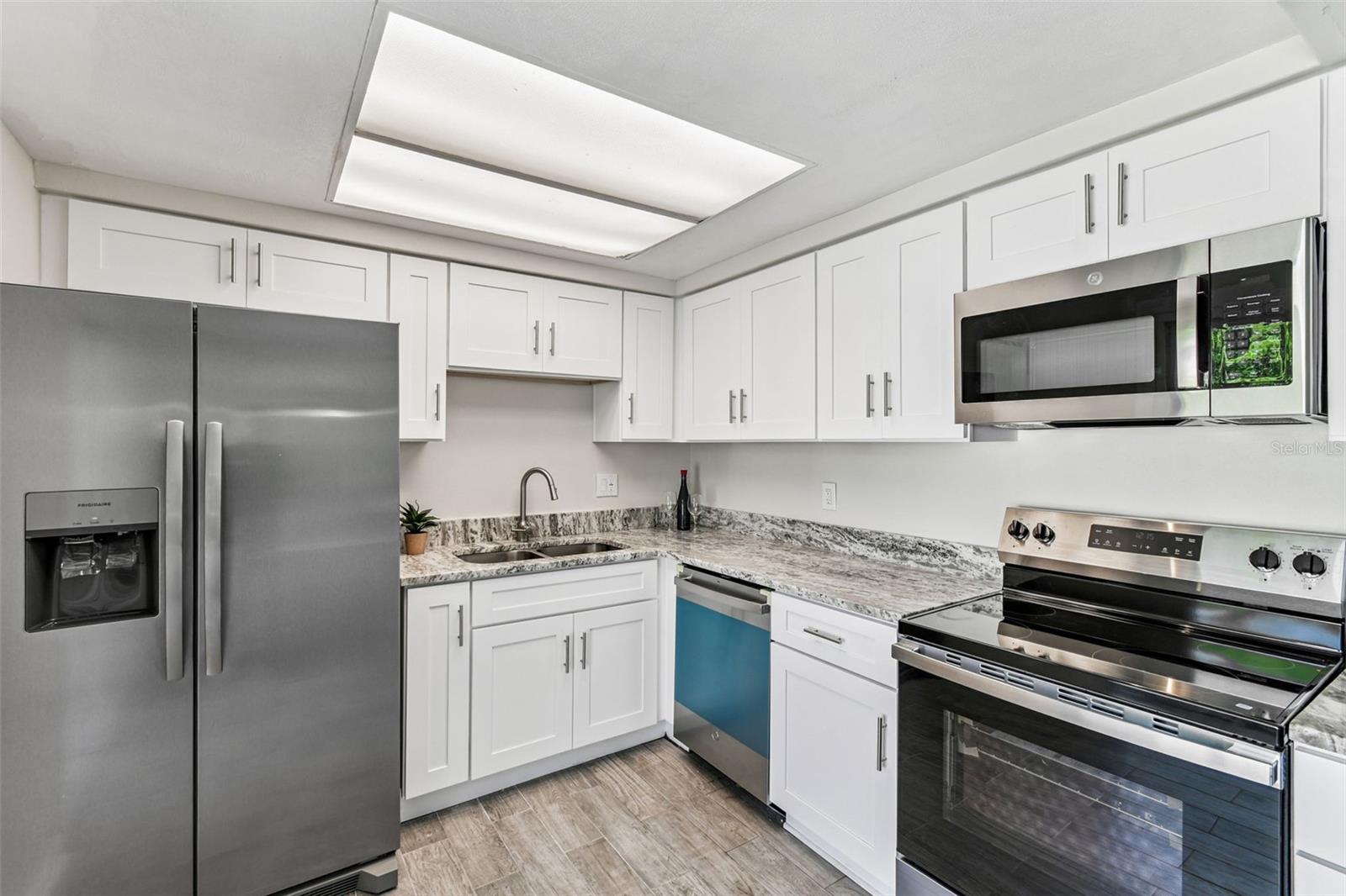 MARTHAS VINEYARD - Residential