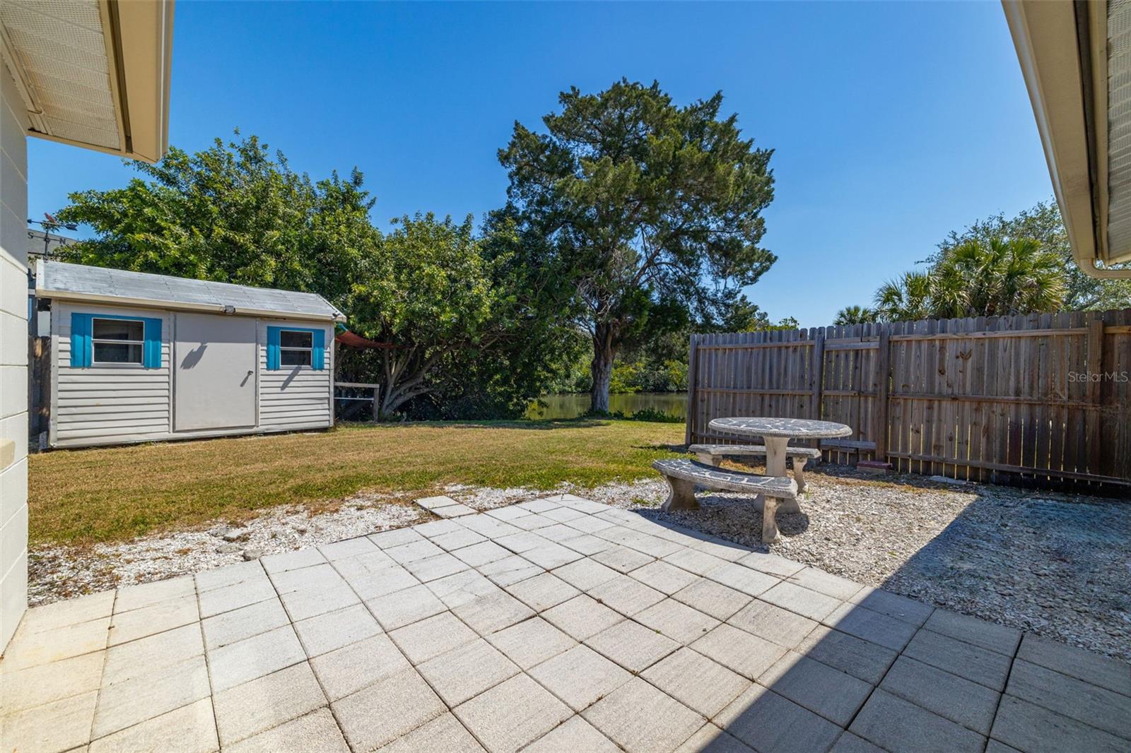 MARTHAS VINEYARD - Residential