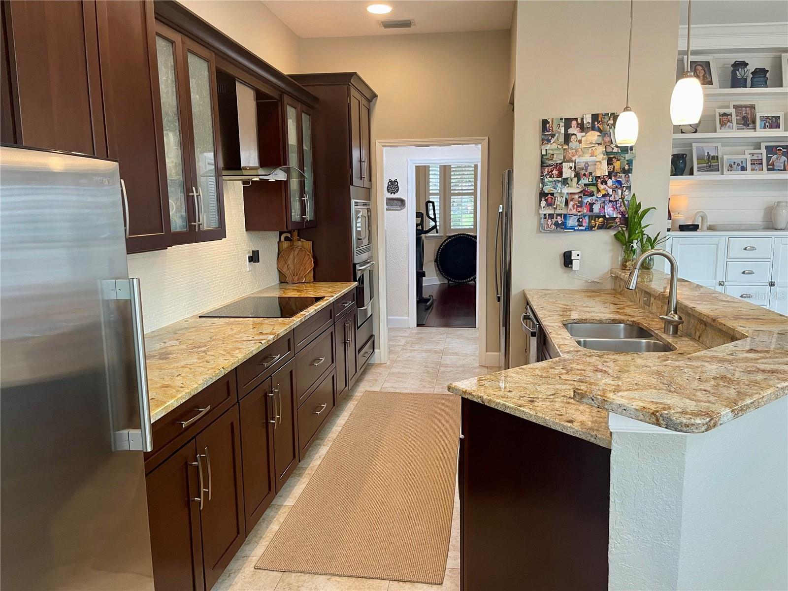 1279 GLENCREST DRIVE