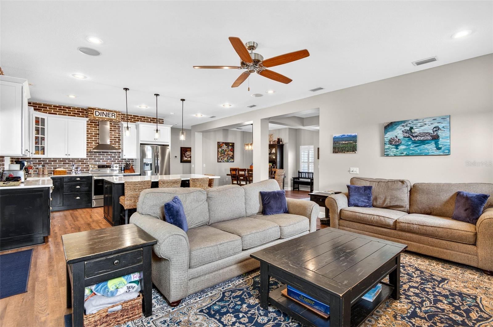 HENDERSON BEACH - Residential