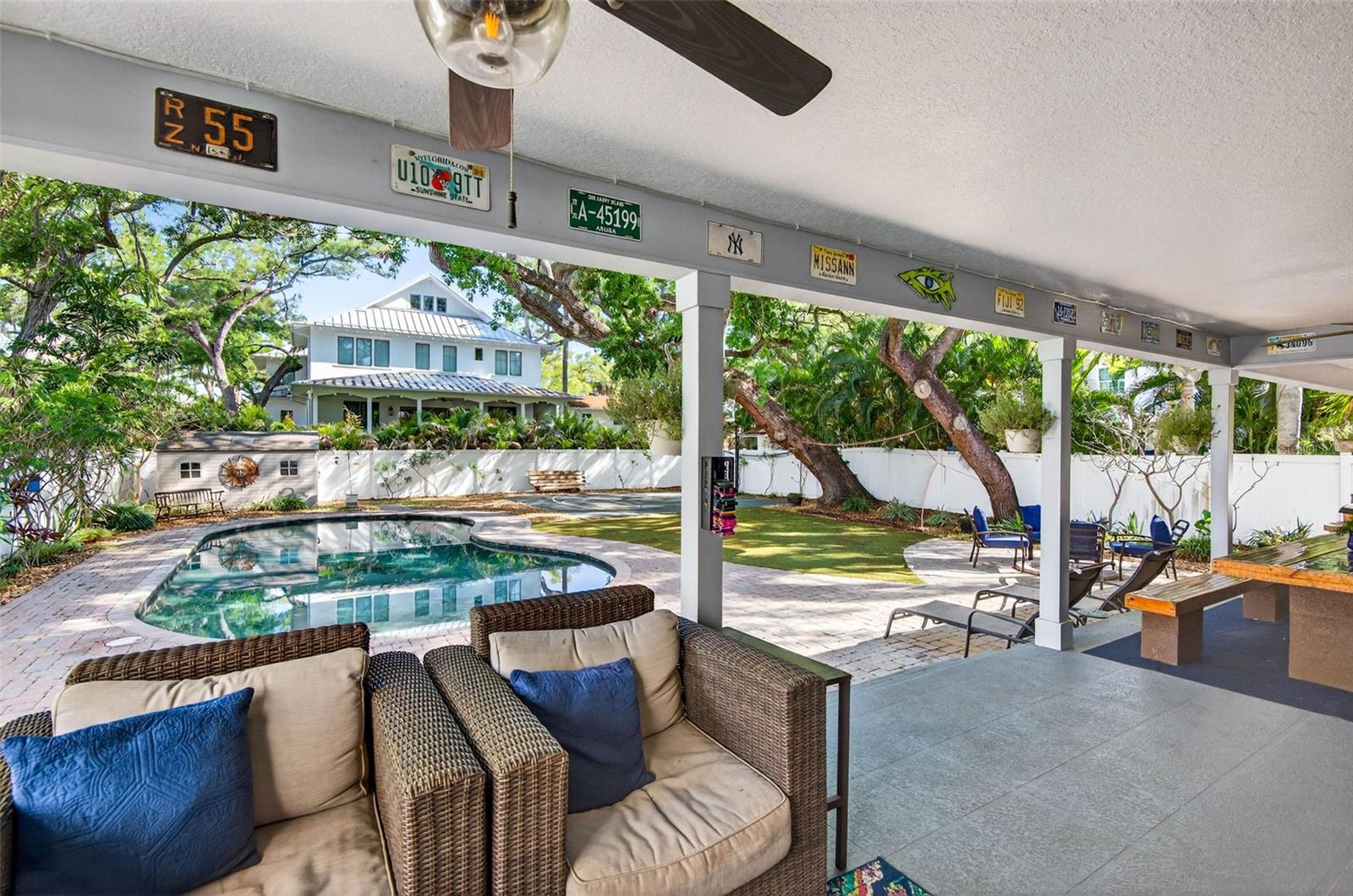 HENDERSON BEACH - Residential