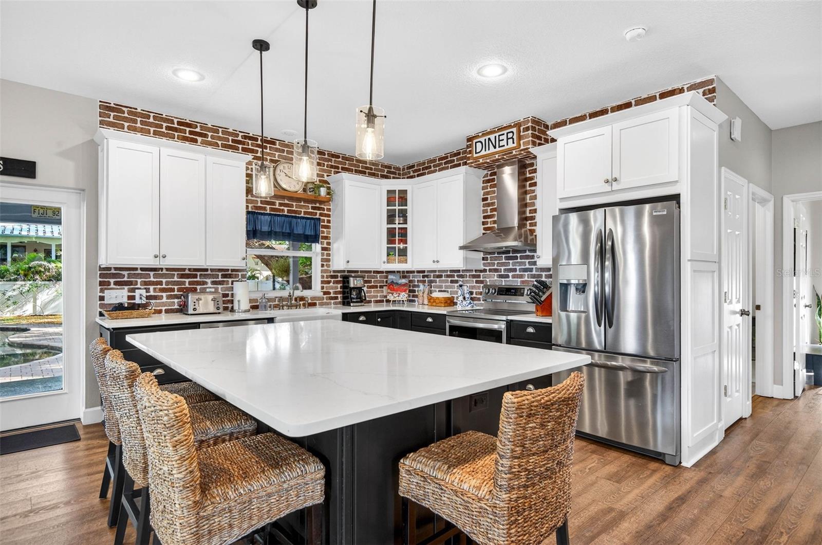 HENDERSON BEACH - Residential