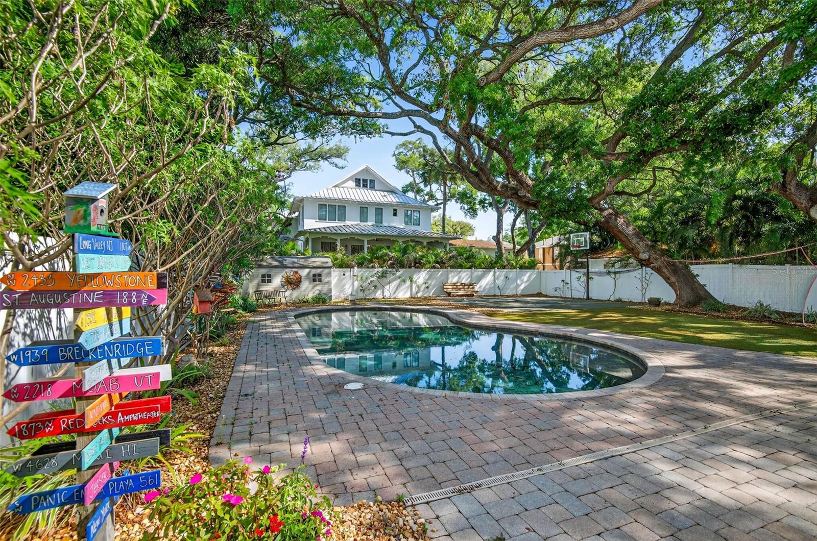 HENDERSON BEACH - Residential