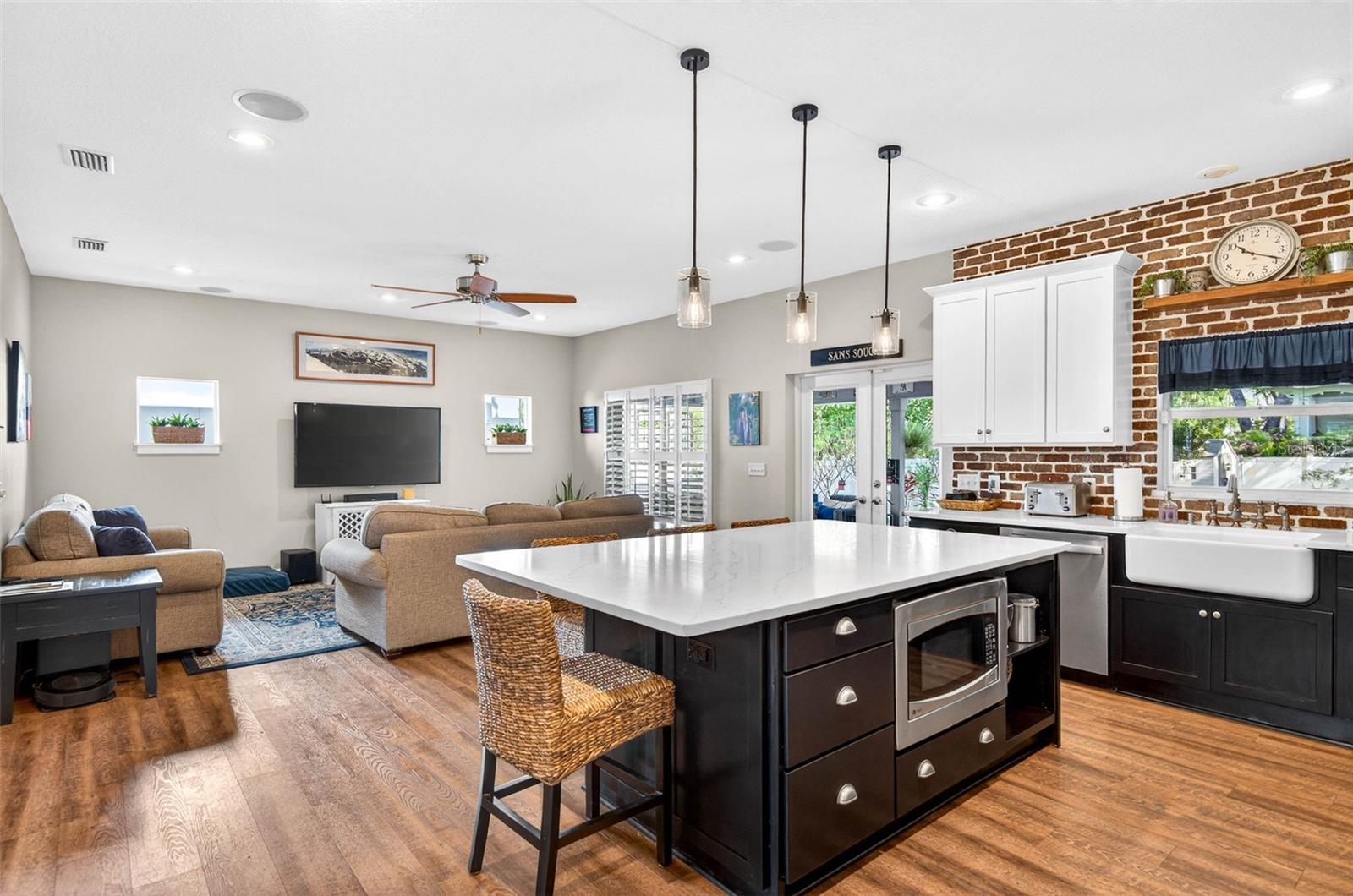 HENDERSON BEACH - Residential