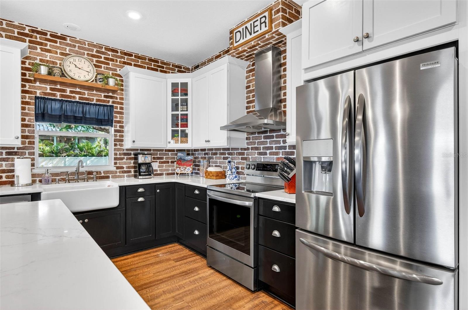 HENDERSON BEACH - Residential