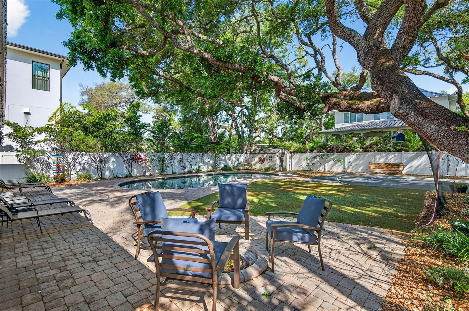 HENDERSON BEACH - Residential