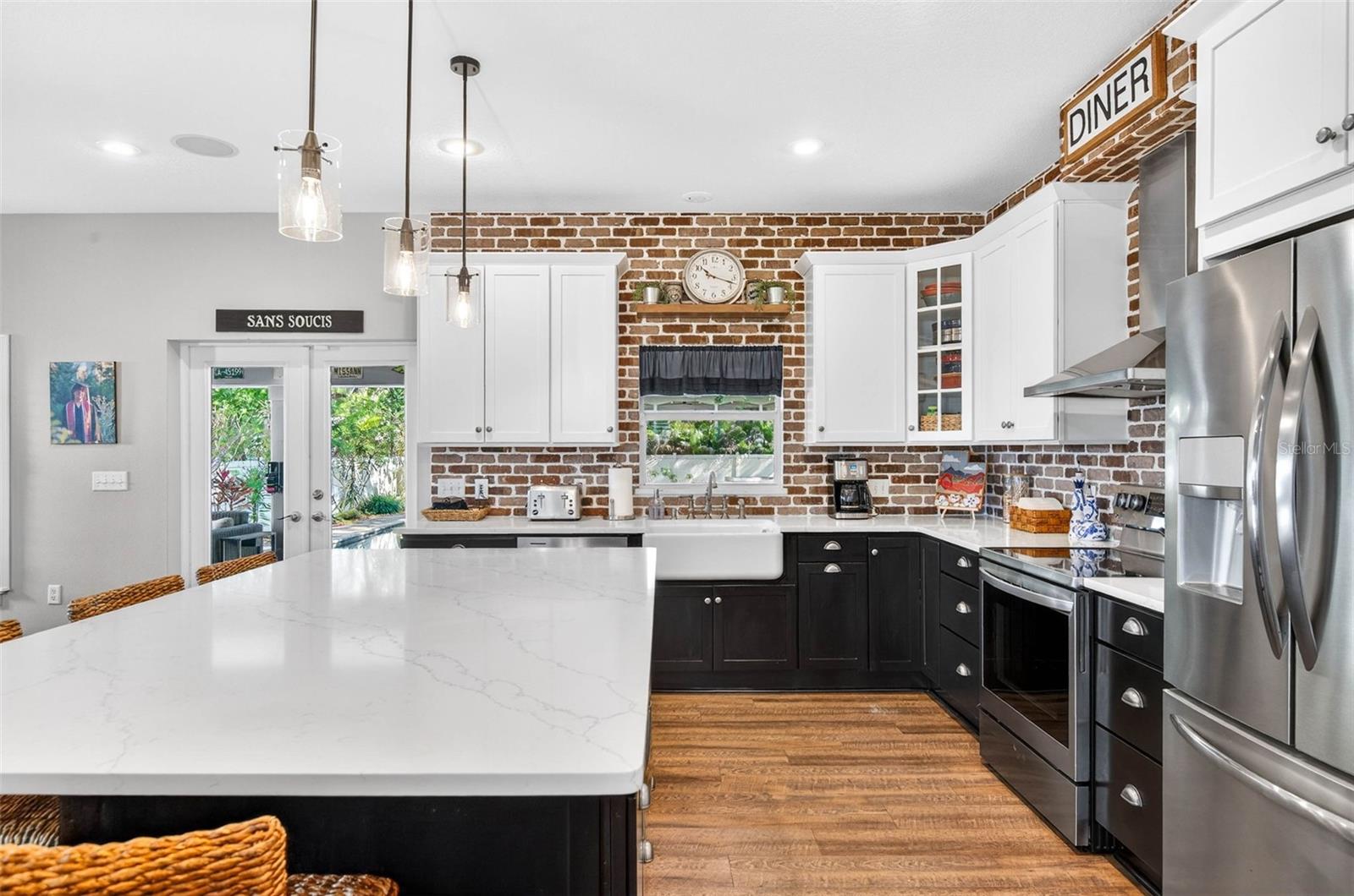 HENDERSON BEACH - Residential