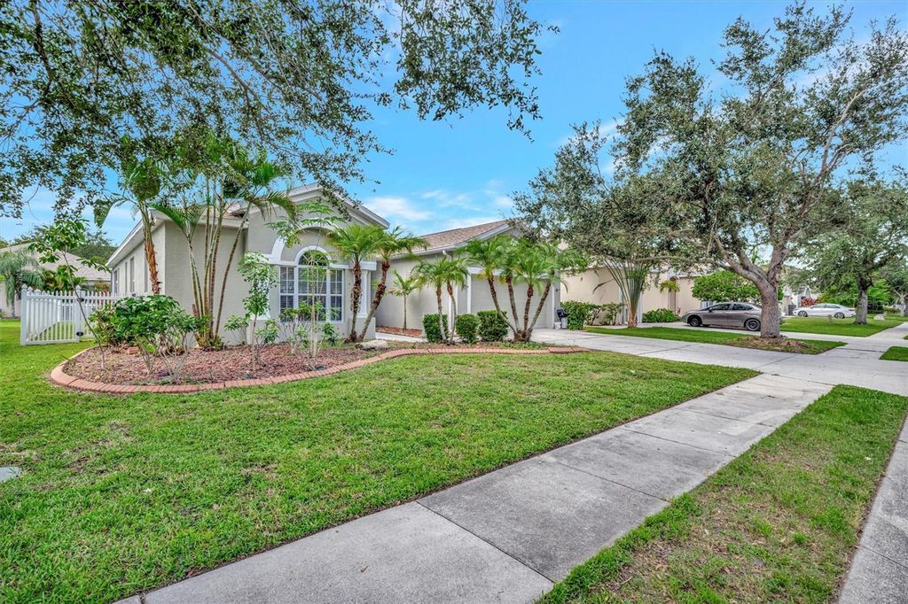 Photo of 6122 44th Court E, Bradenton, FL 34203 (MLS # A4621499)