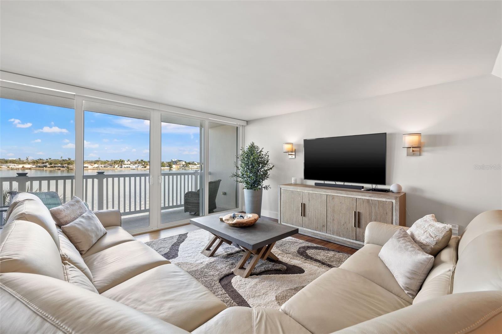 TREASURE ISLAND TENNIS & YACHT CLUB - Residential Lease