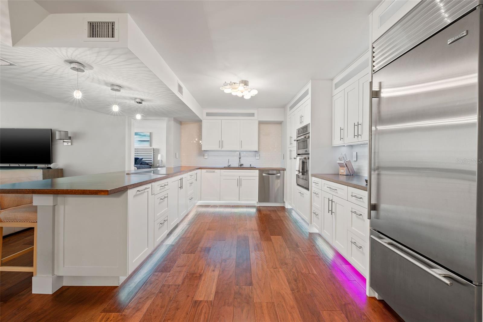 TREASURE ISLAND TENNIS & YACHT CLUB - Residential Lease