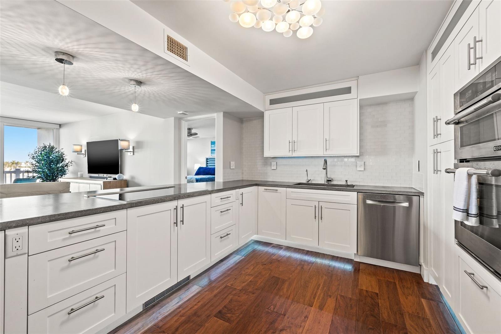 TREASURE ISLAND TENNIS & YACHT CLUB - Residential Lease